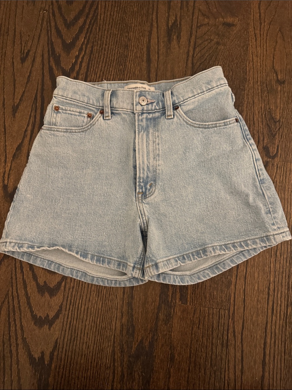 Abercrombie & Fitch High Rise 4” mom short size 25